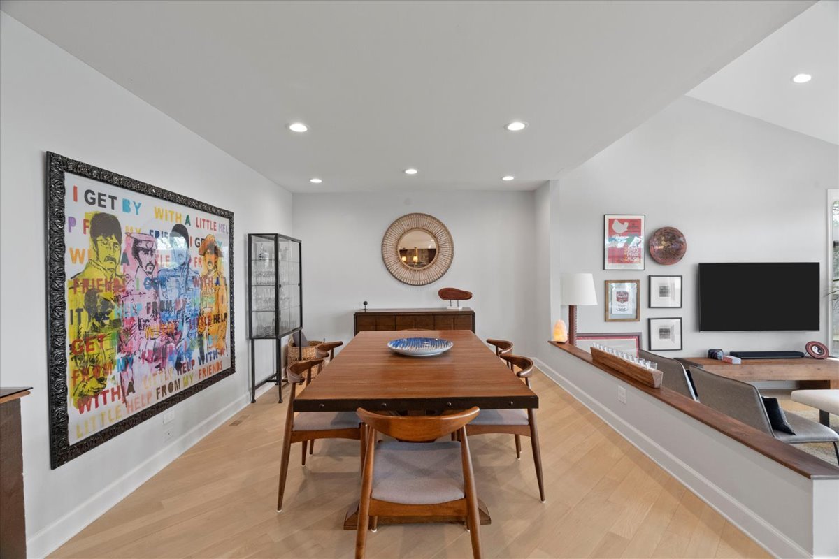 312 LAKE SHORE Drive