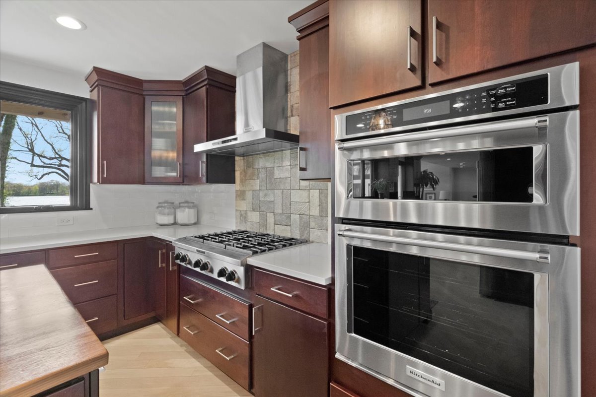 312 LAKE SHORE Drive