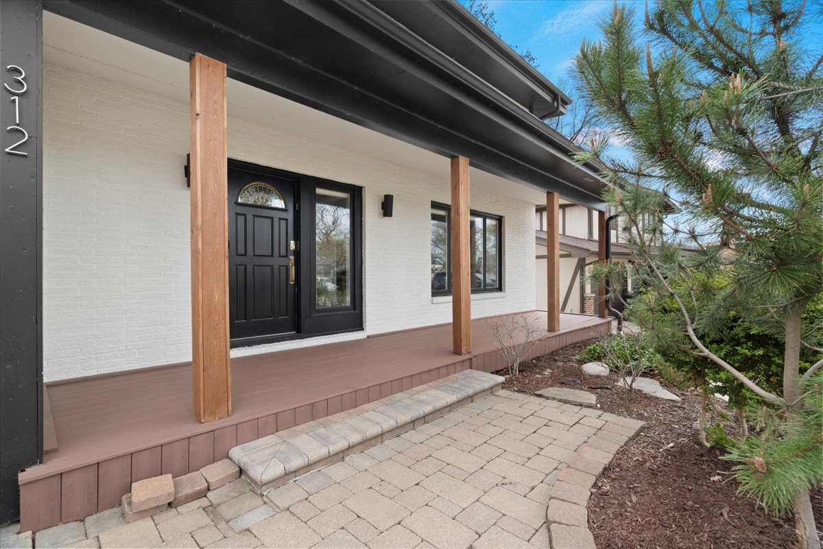 312 LAKE SHORE Drive