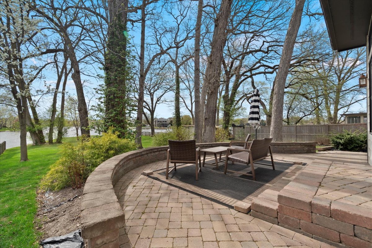 312 LAKE SHORE Drive