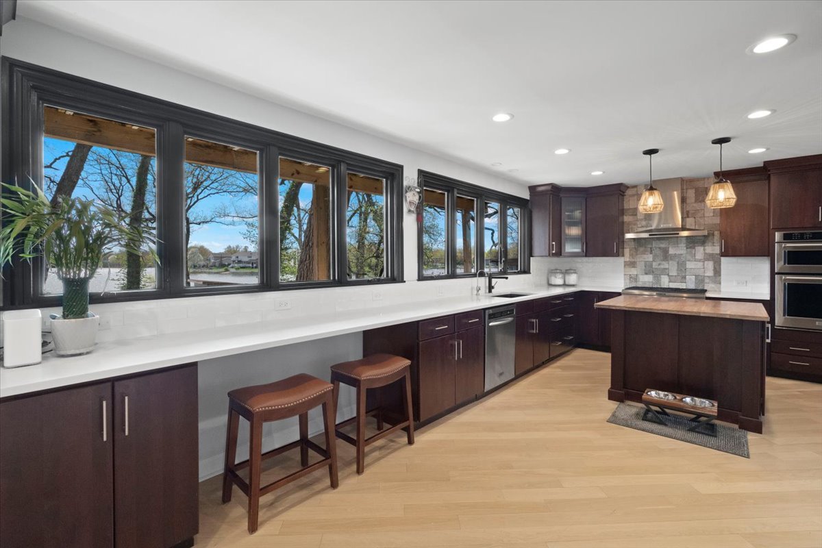 312 LAKE SHORE Drive