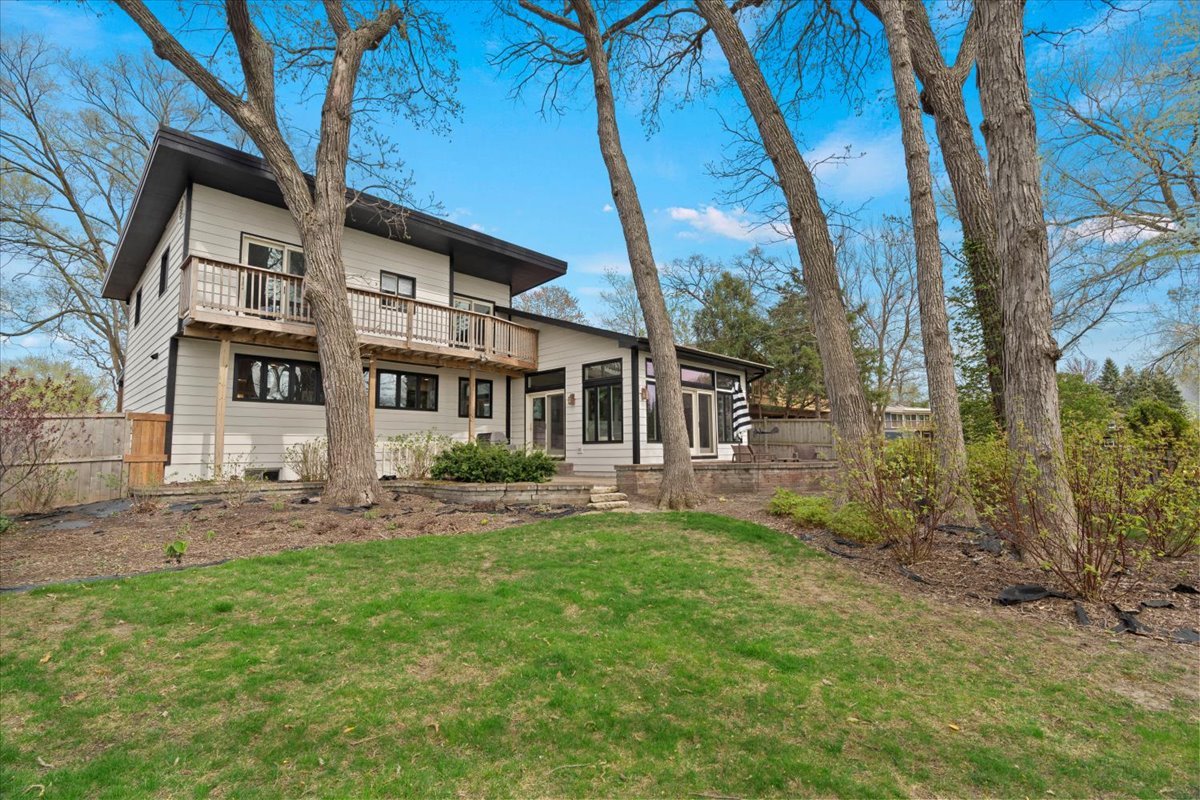 312 LAKE SHORE Drive