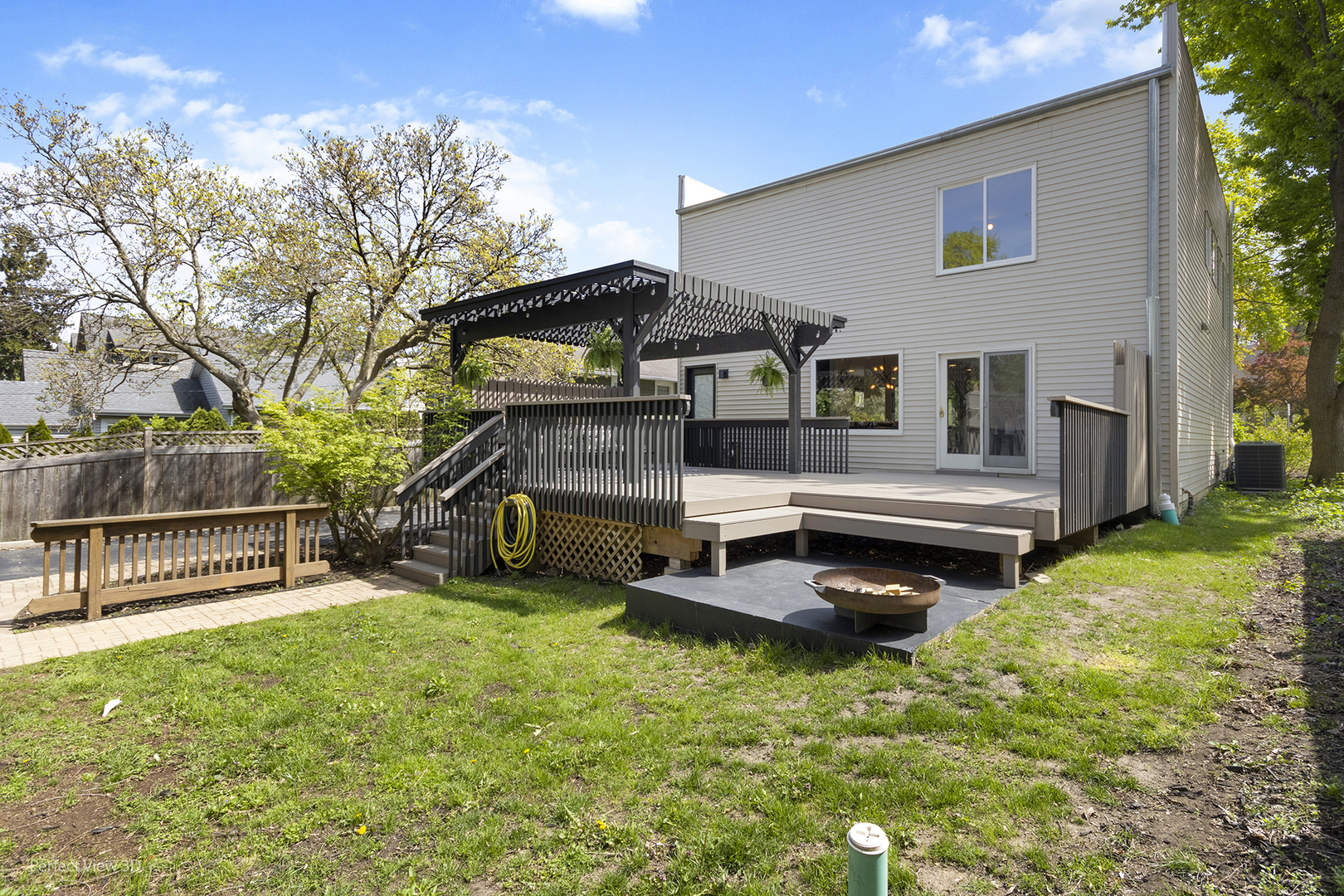 426 E Sunnyside Avenue
