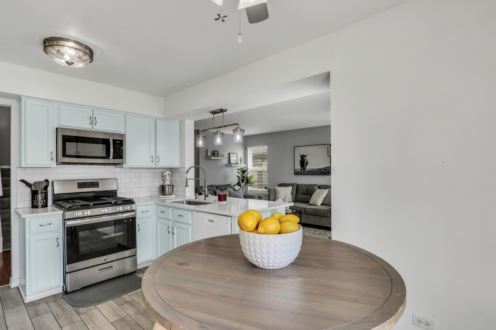 646 E Weston Court