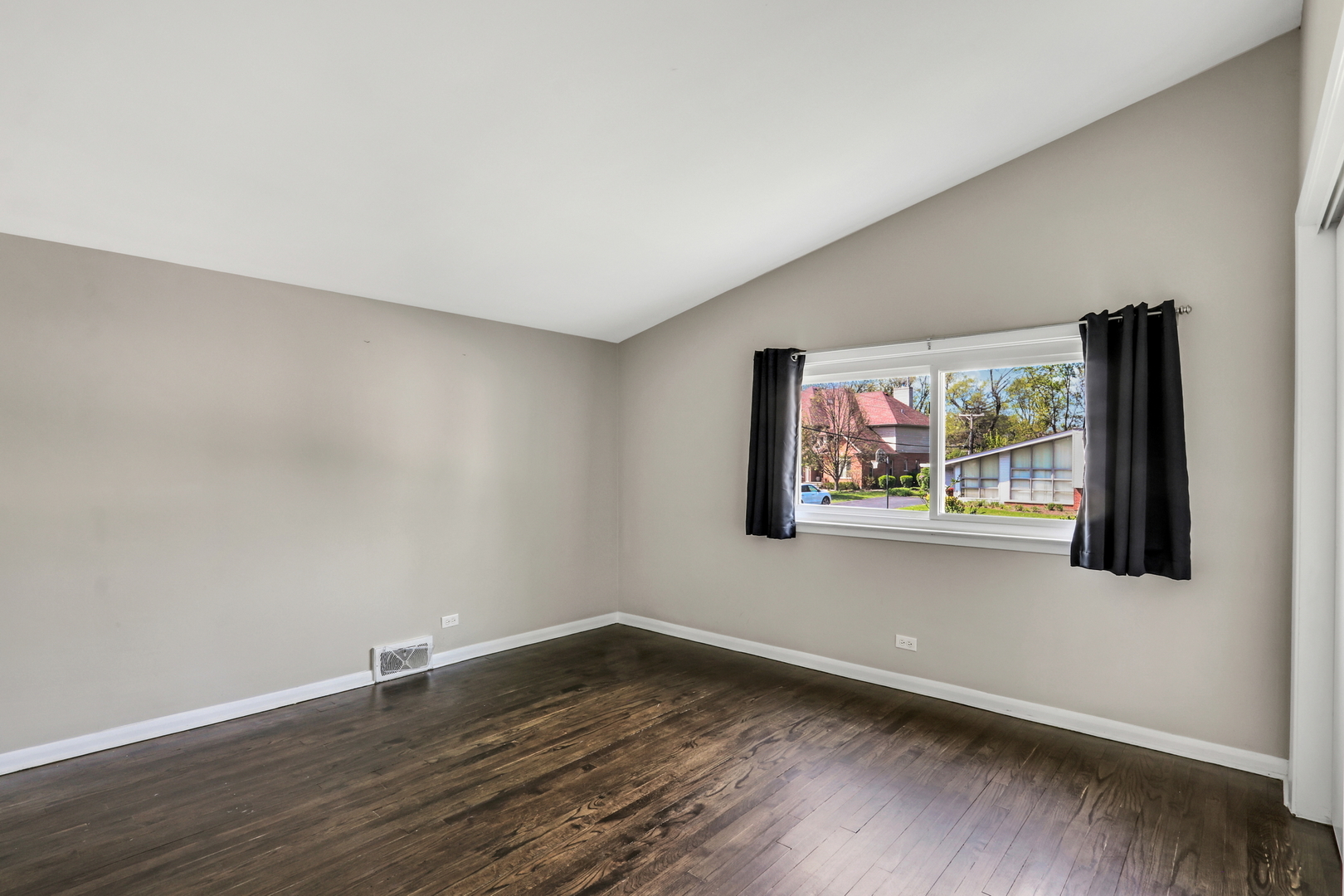 1157 Dartmouth Lane
