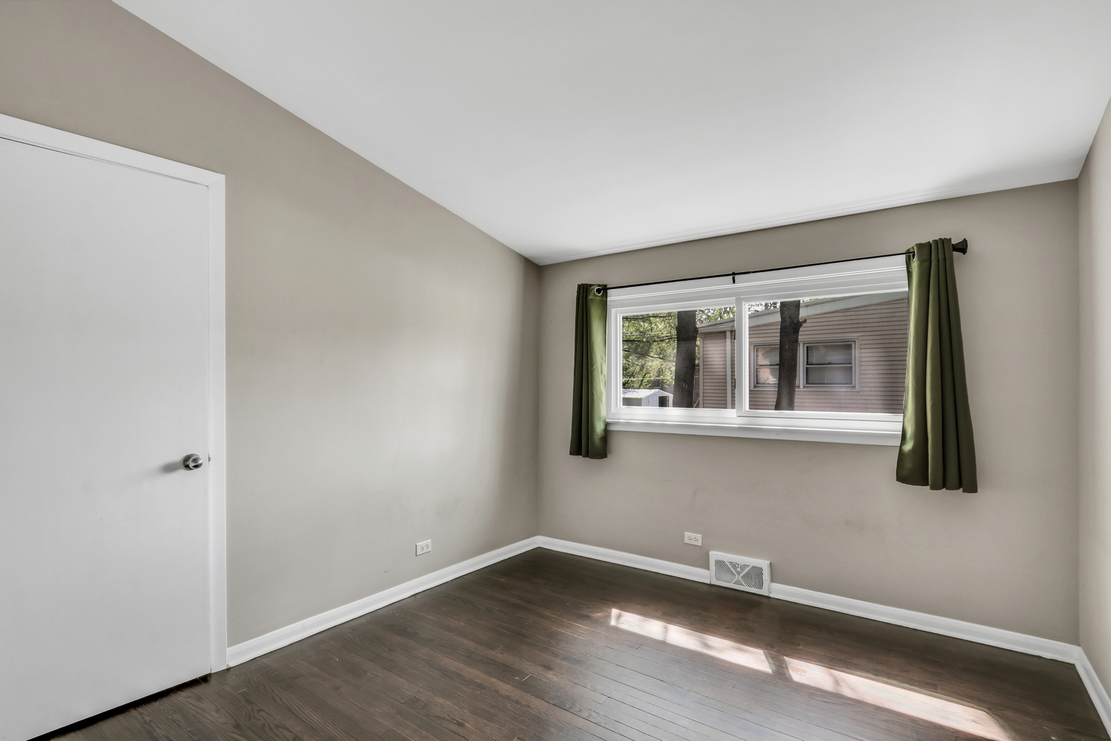 1157 Dartmouth Lane