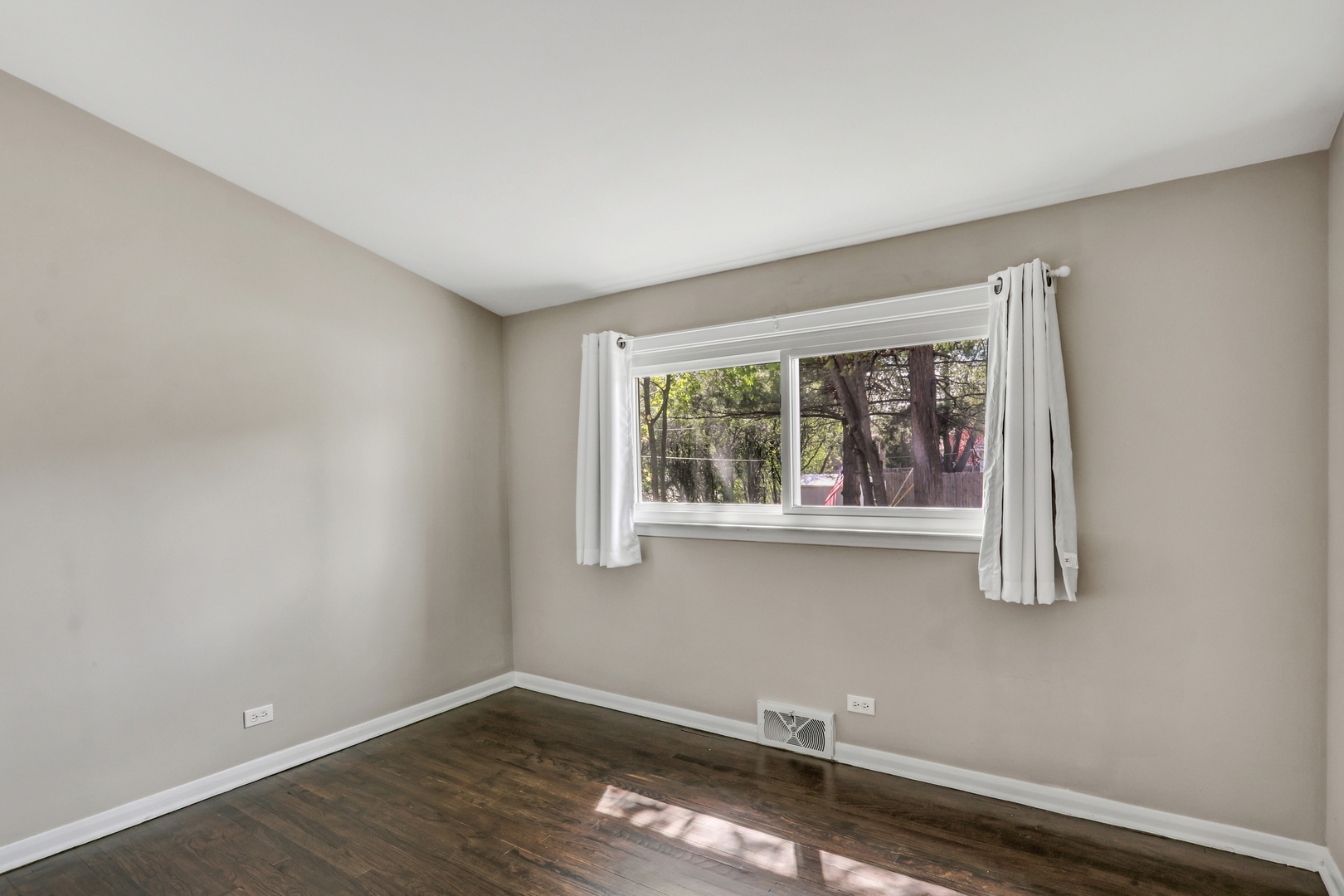 1157 Dartmouth Lane