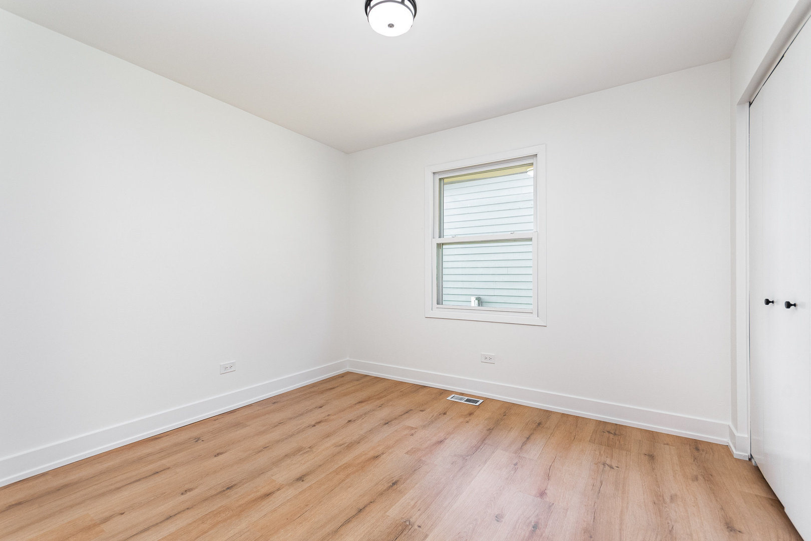 17678 W Saddle Court