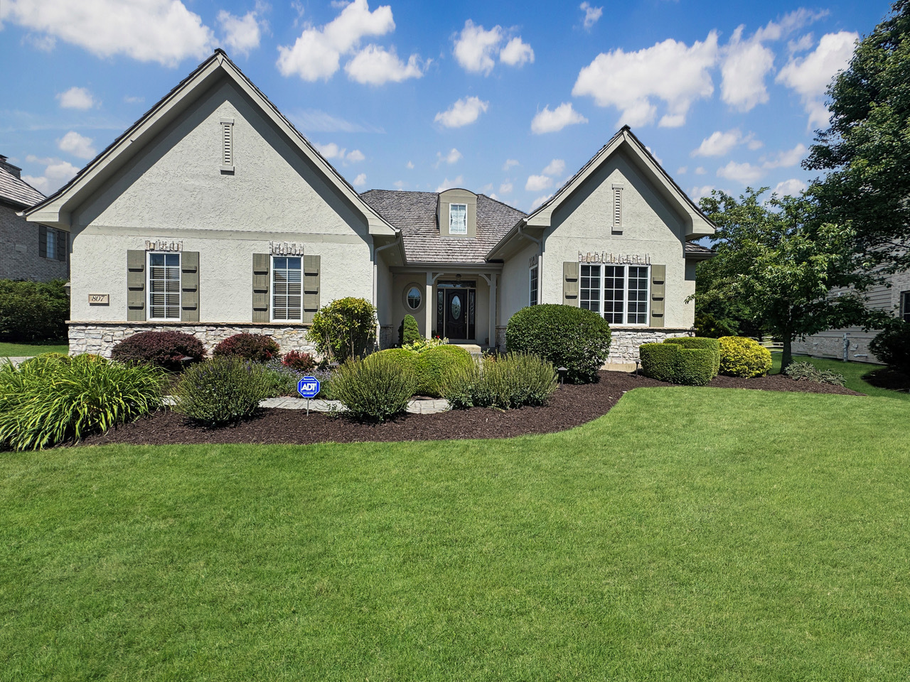 807 Wedgewood Court