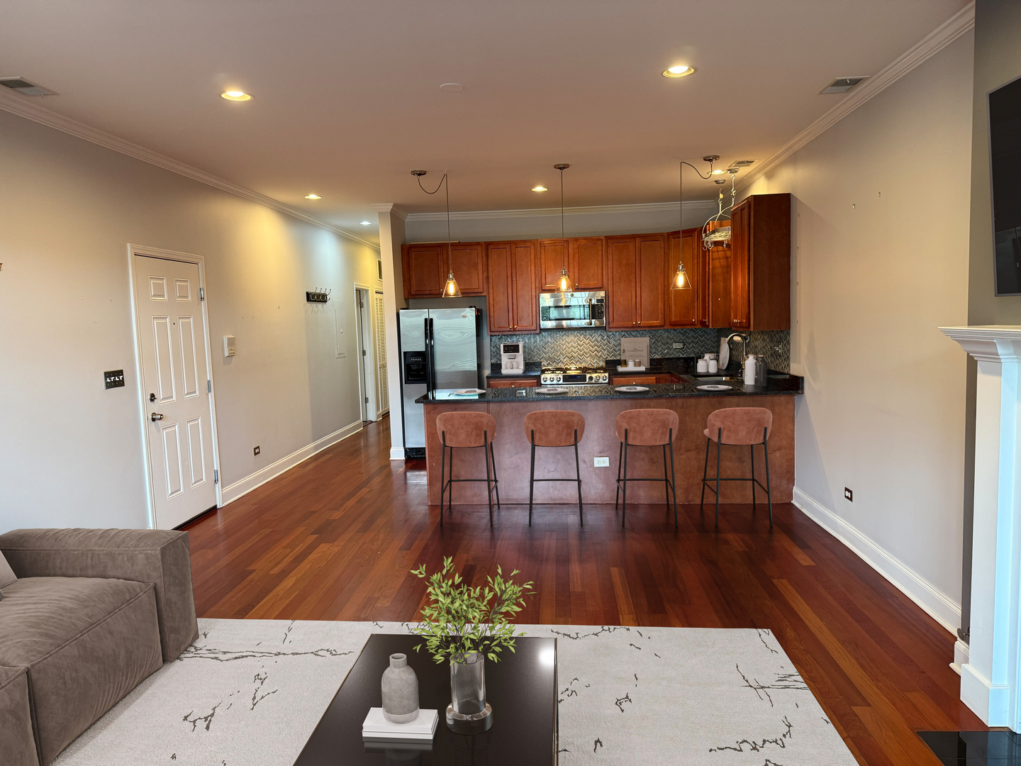 1834 W Foster Avenue Unit: 3E