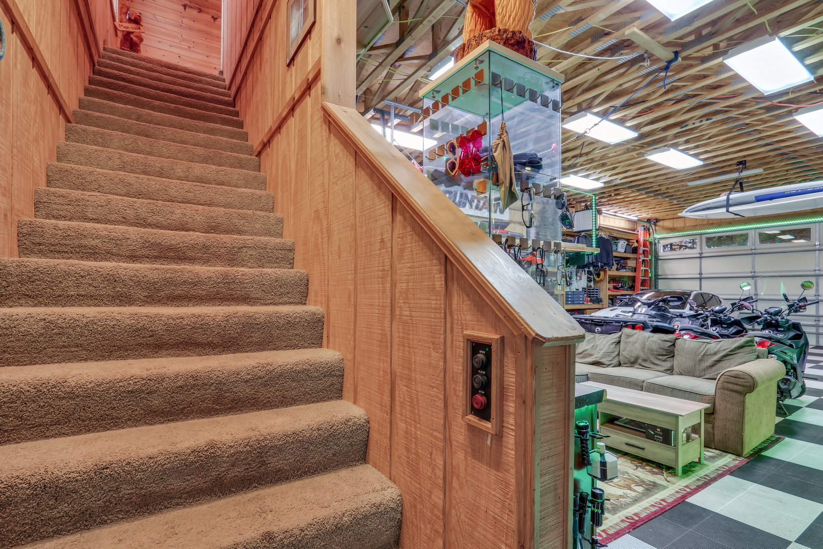 2407 N Villa Lane