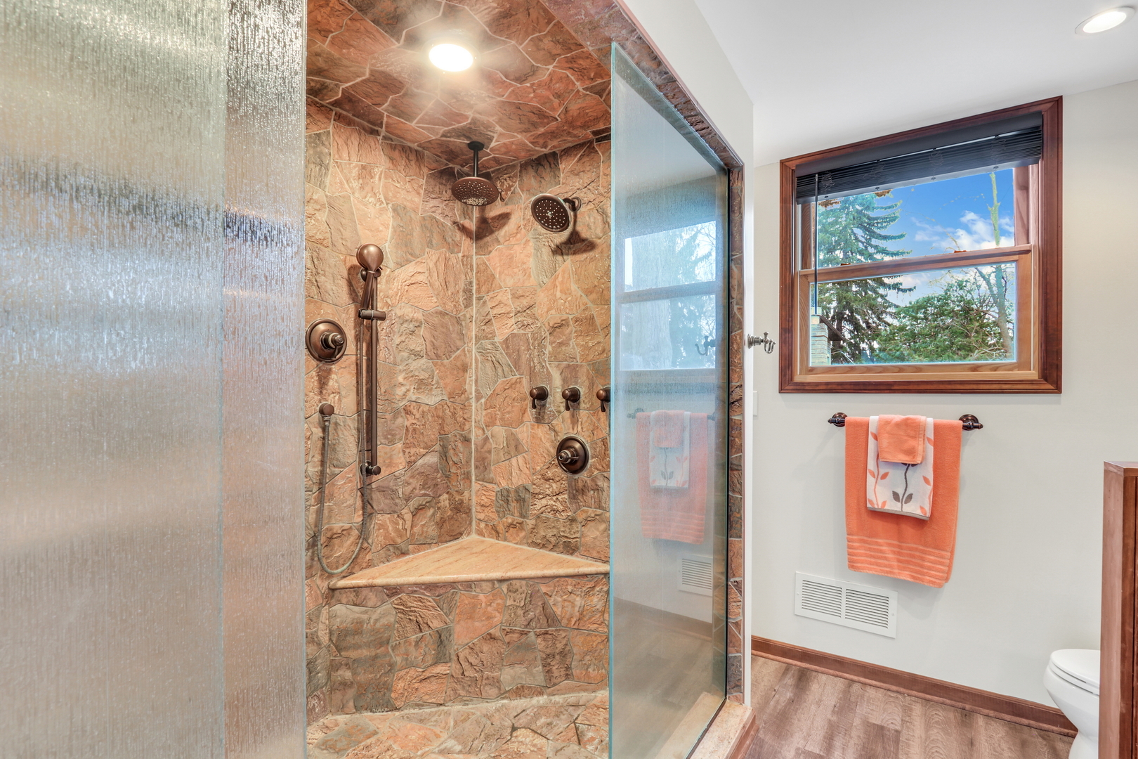 2407 N Villa Lane