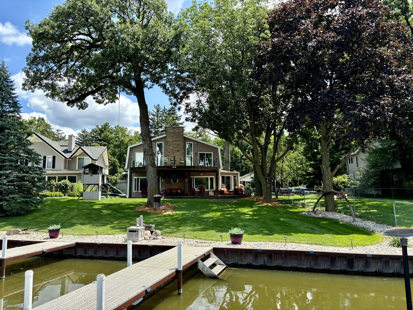 2407 N Villa Lane