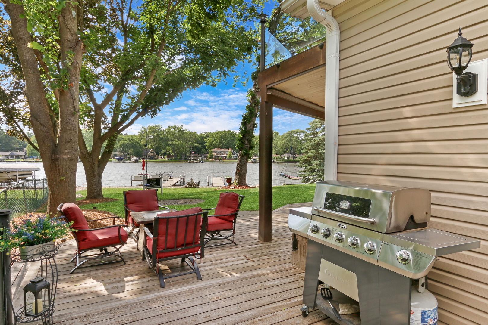 2407 N Villa Lane