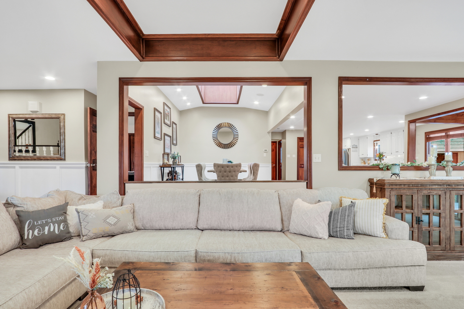 2407 N Villa Lane