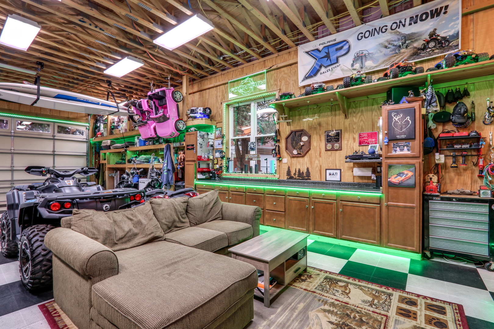 2407 N Villa Lane