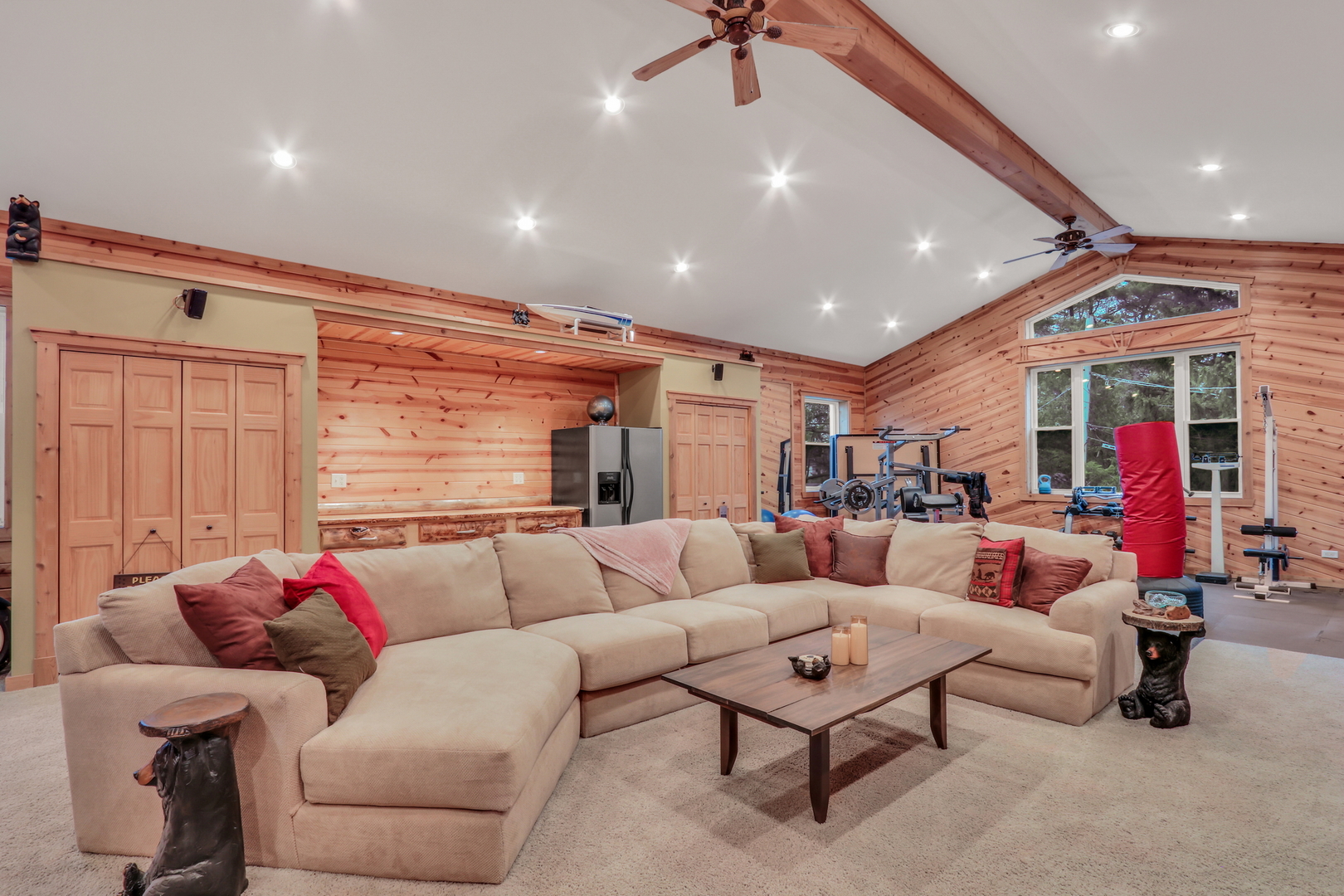 2407 N Villa Lane