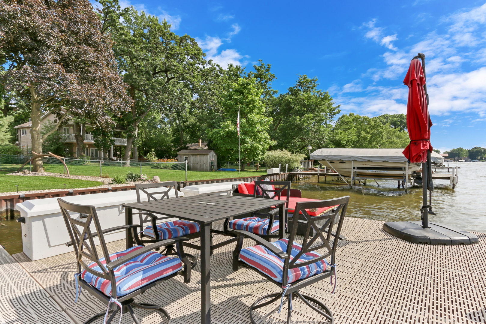 2407 N Villa Lane