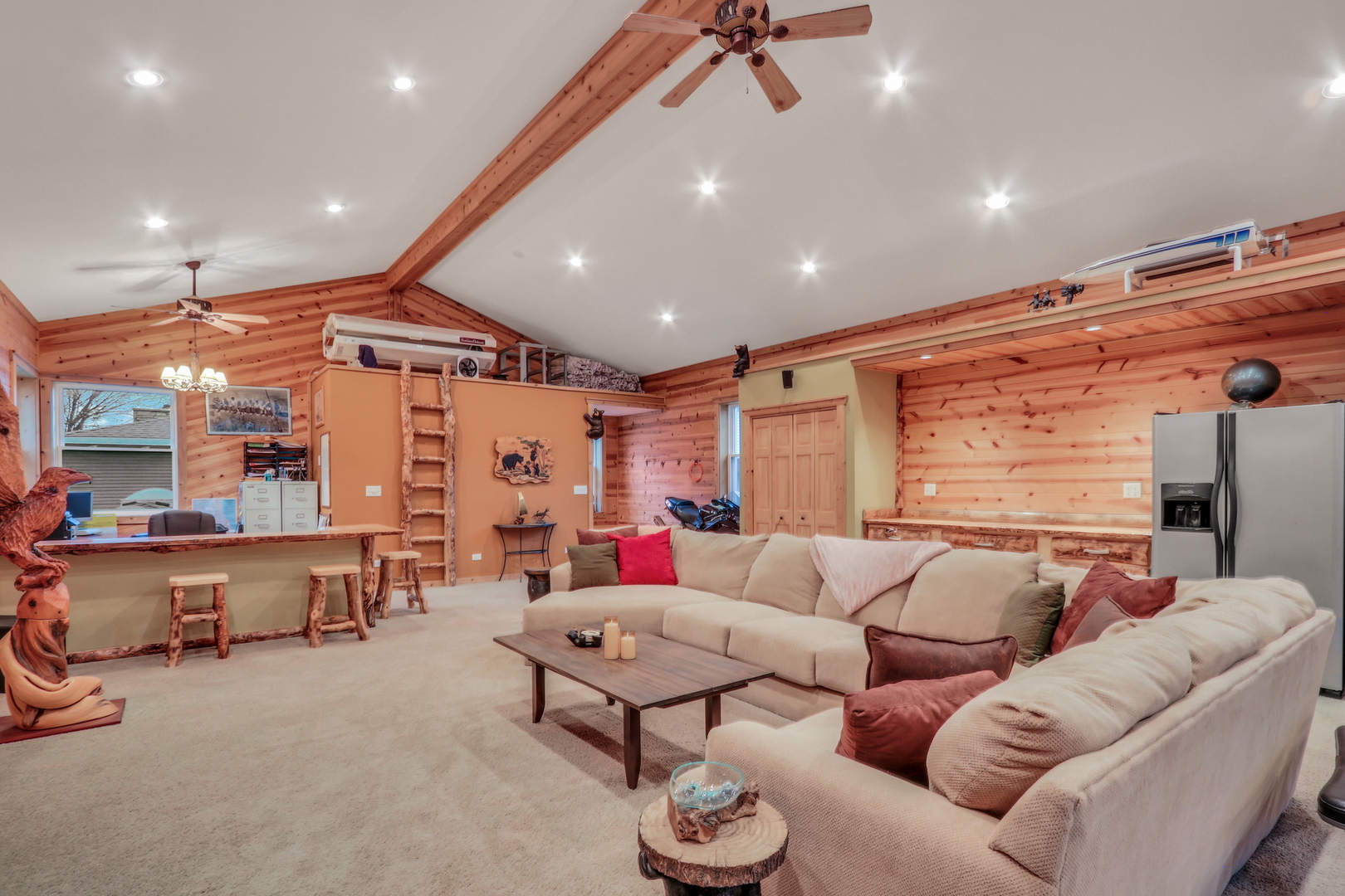 2407 N Villa Lane