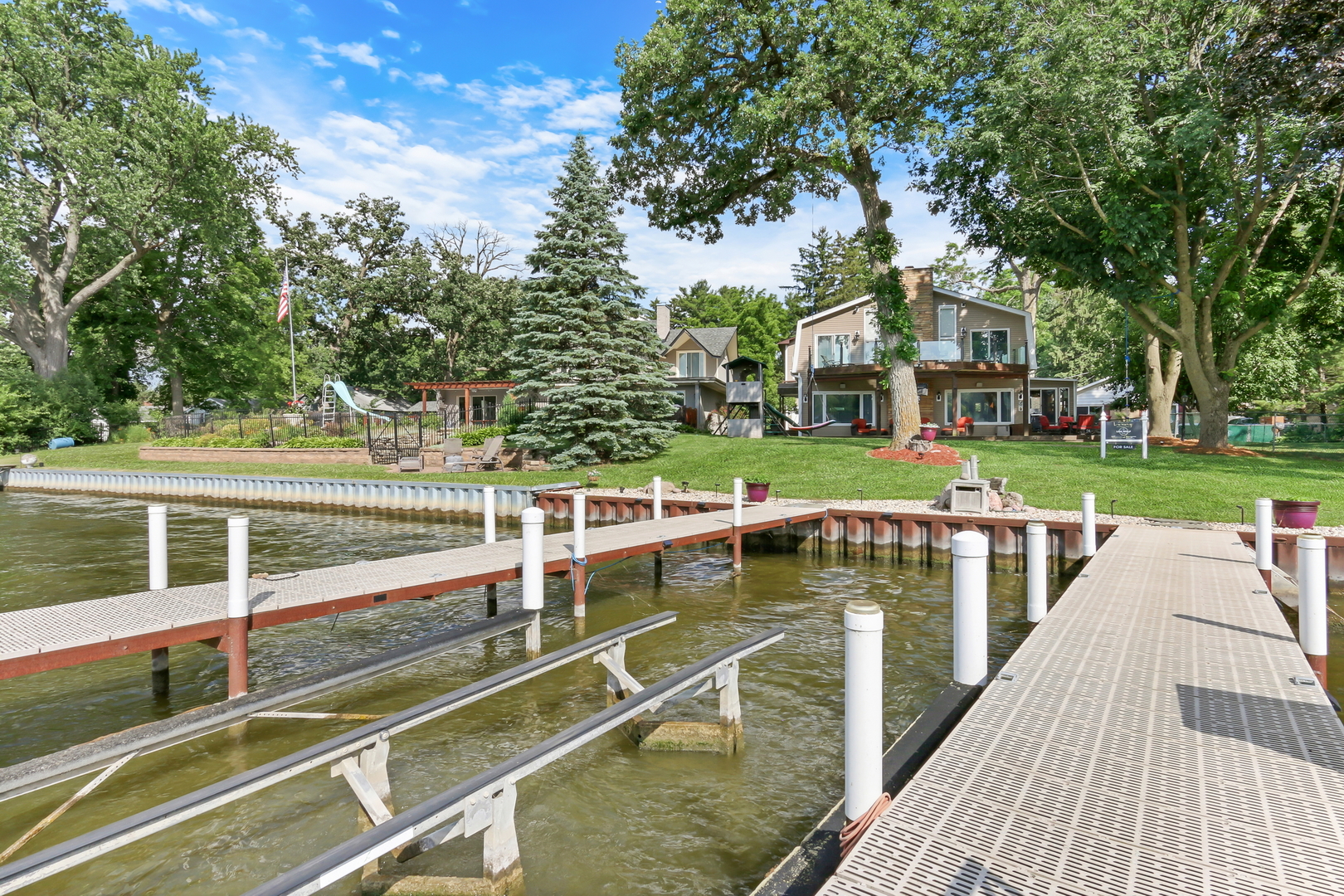 2407 N Villa Lane