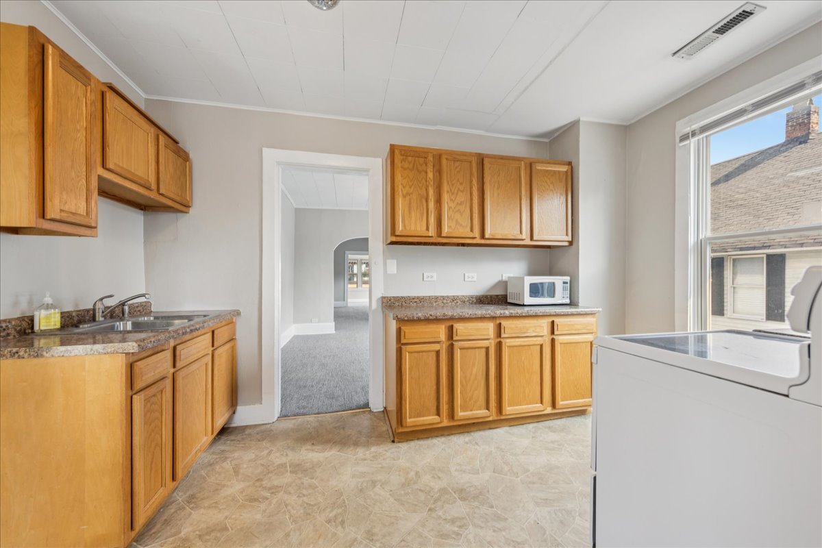 1013 Maple Avenue Unit: 2