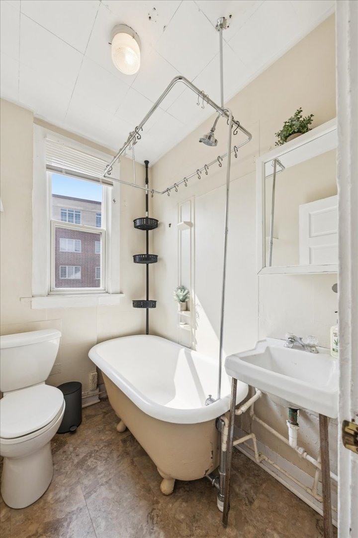 1013 Maple Avenue Unit: 2
