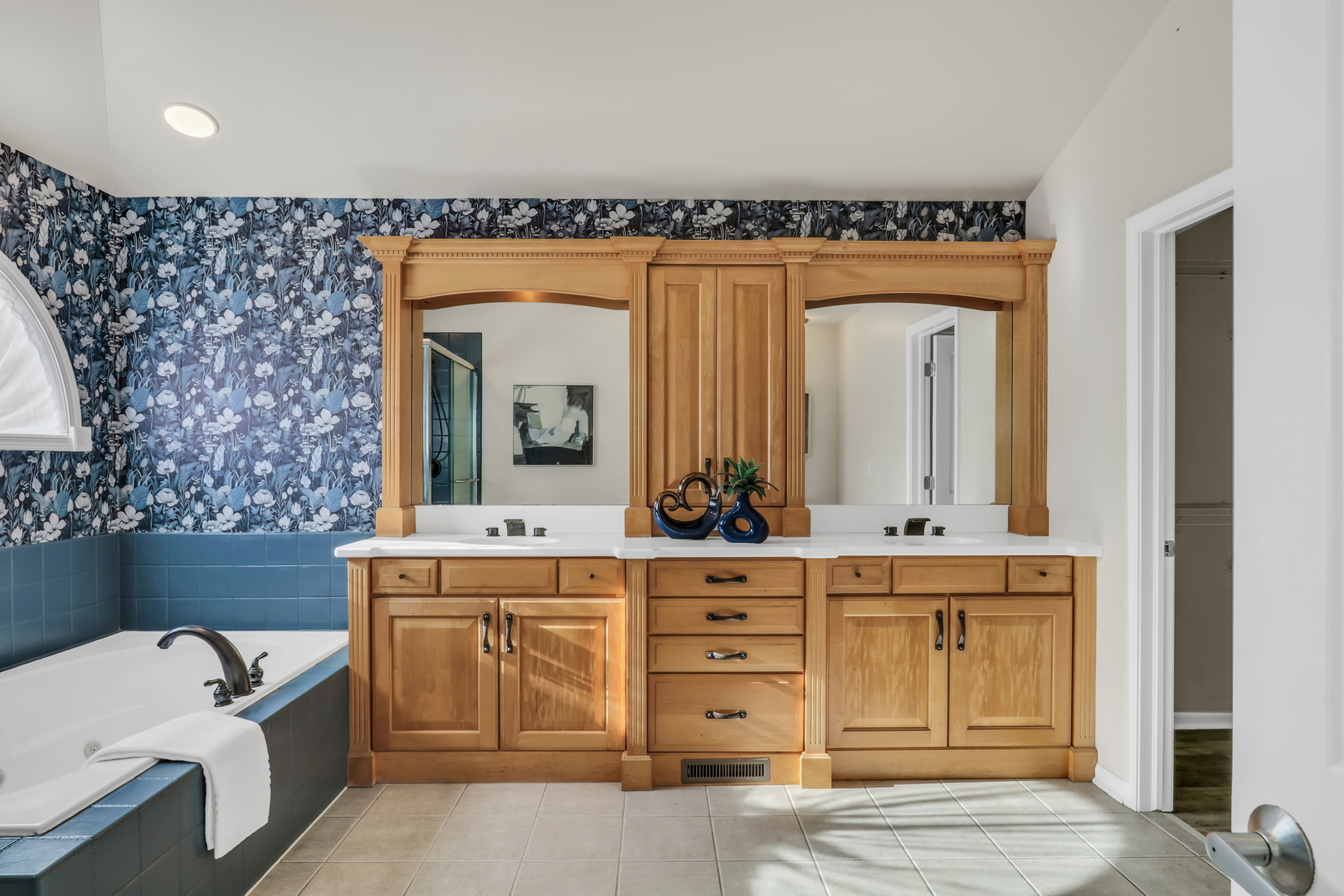 3696 Tamarack Circle