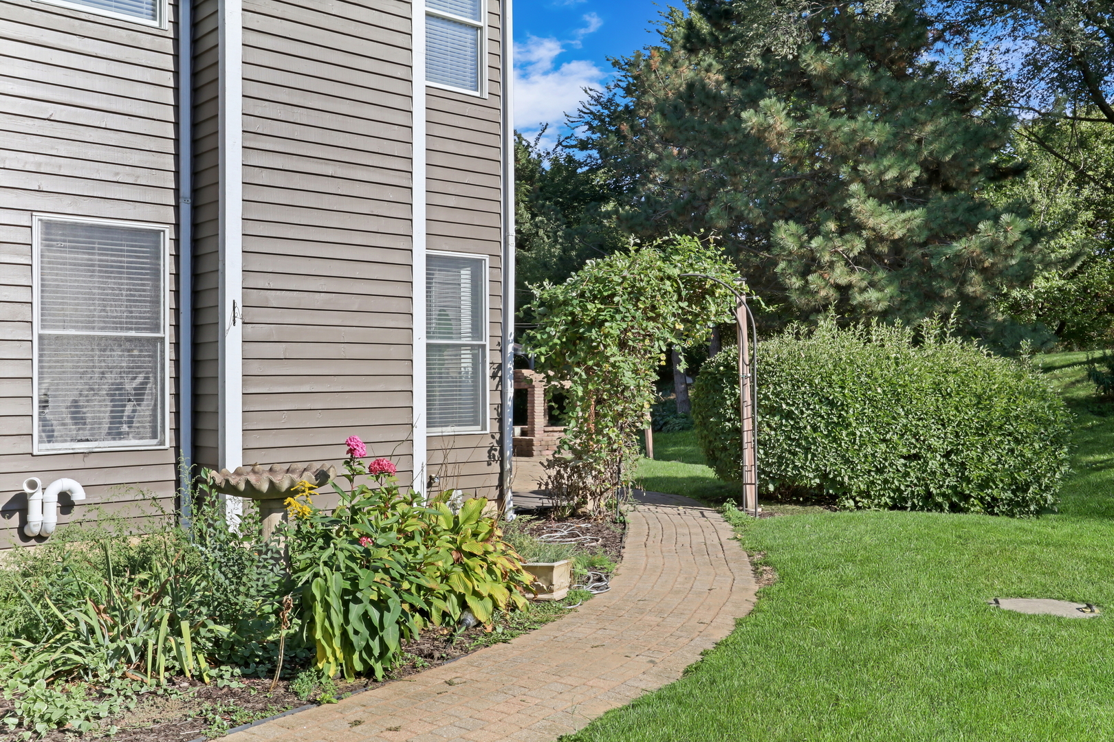 3696 Tamarack Circle