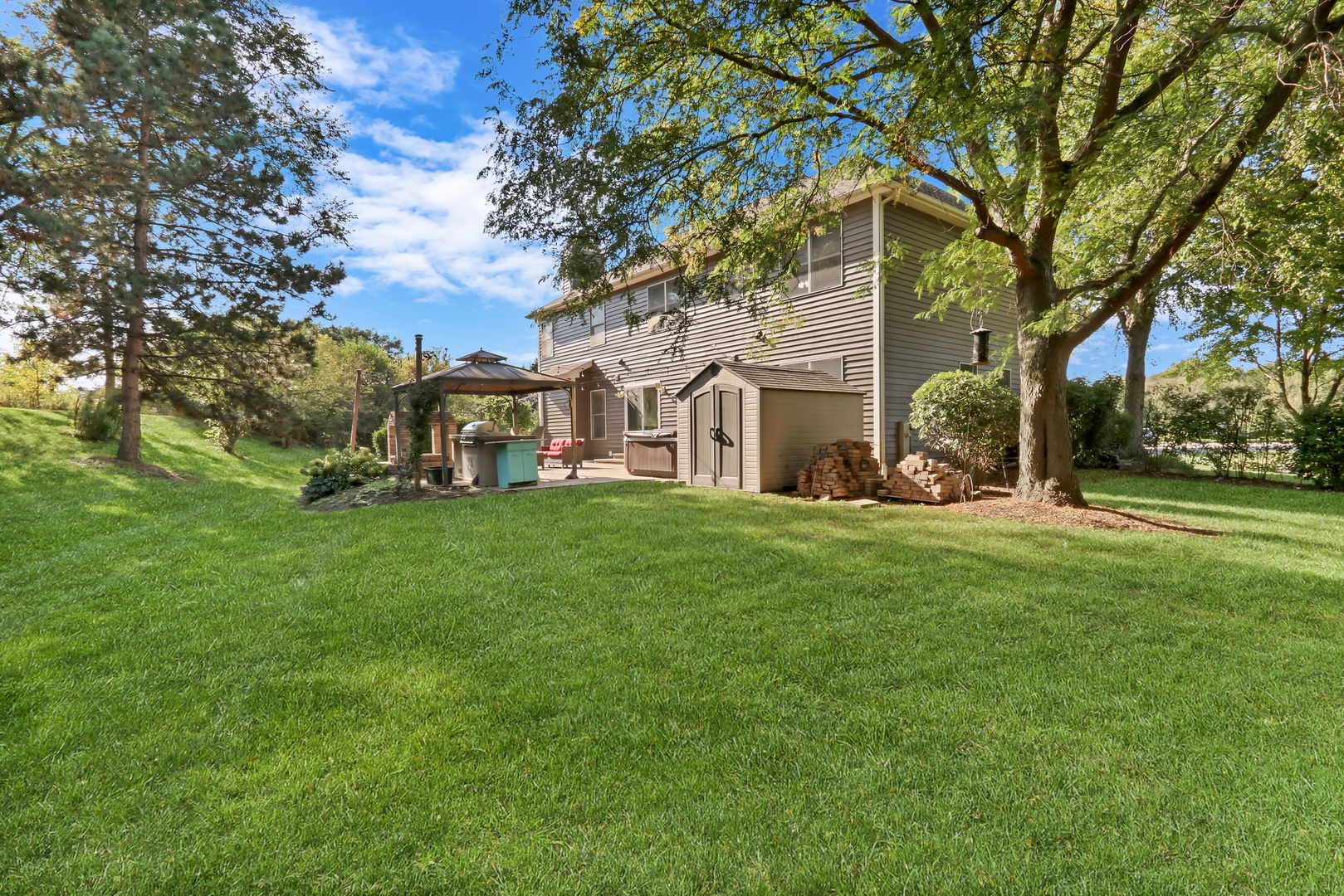3696 Tamarack Circle