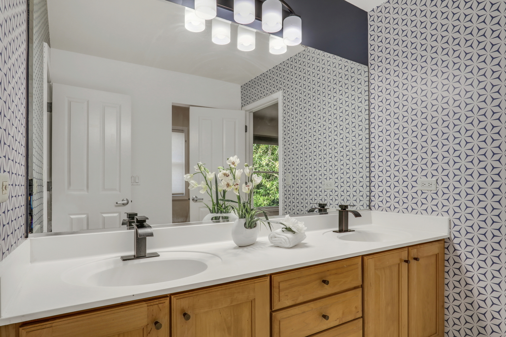3696 Tamarack Circle
