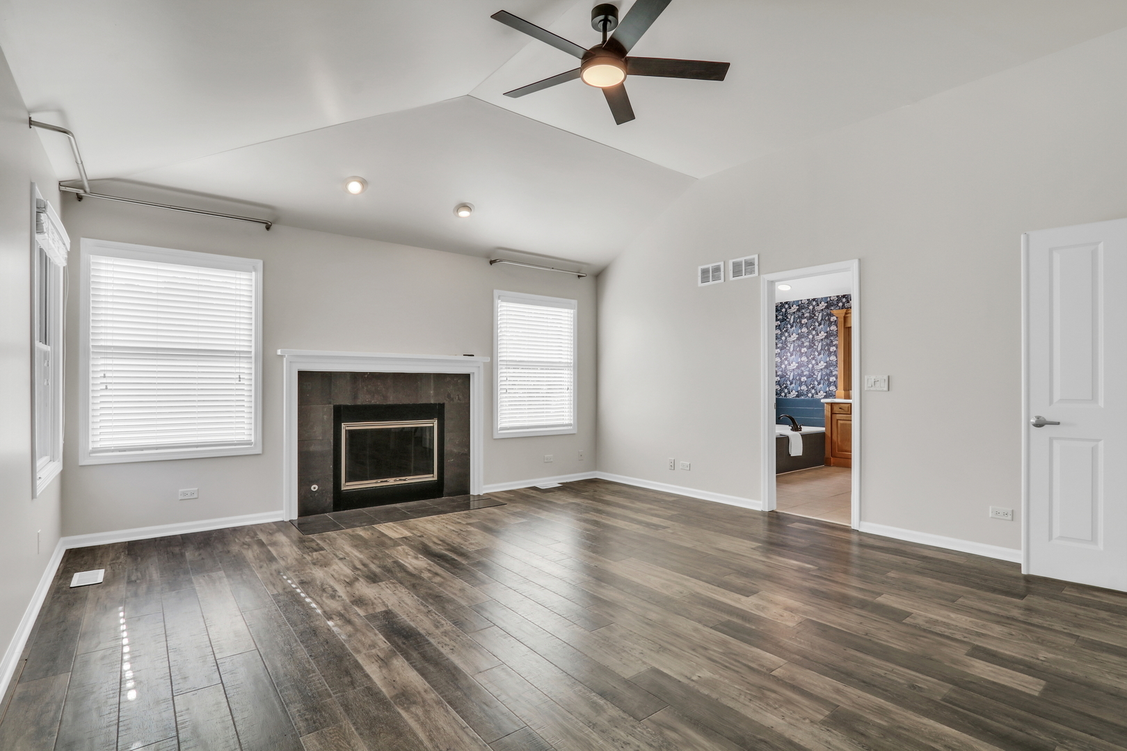 3696 Tamarack Circle