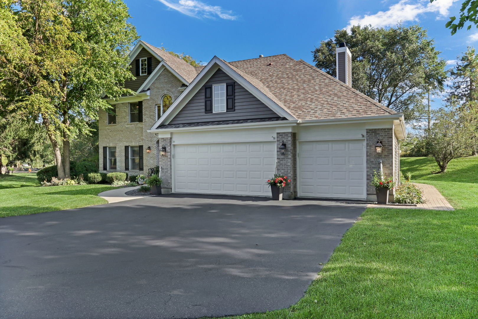 3696 Tamarack Circle