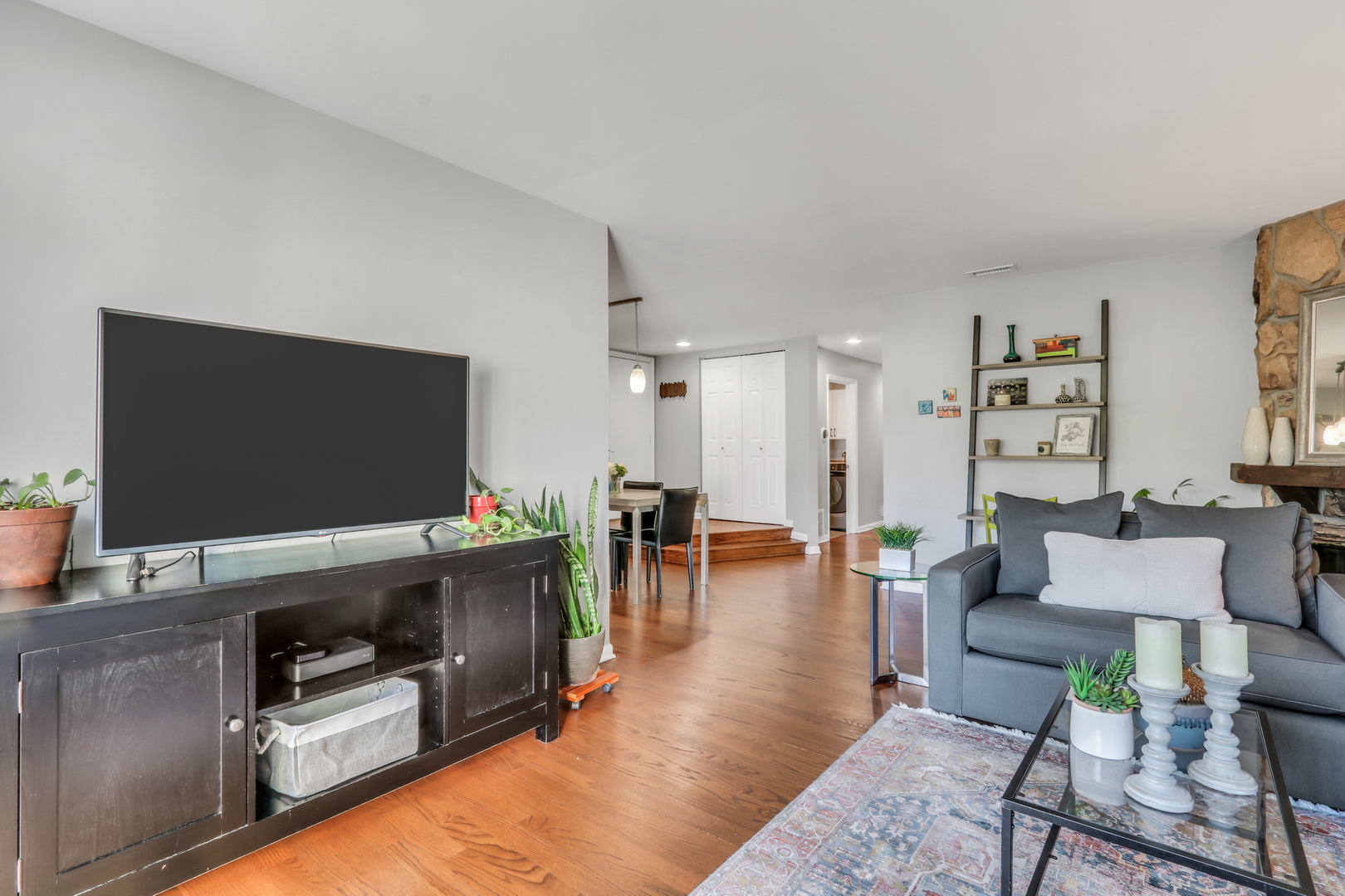 215 Coventry Circle Unit: 215
