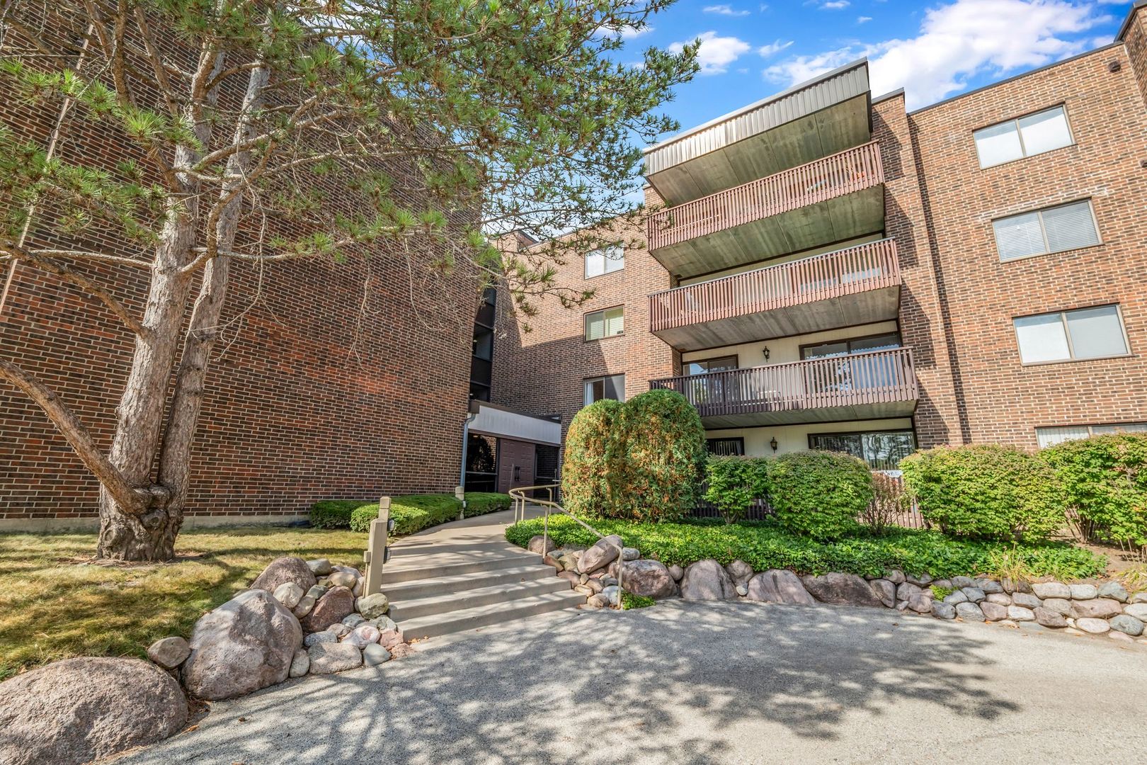 690 Chandler Road Unit: 102