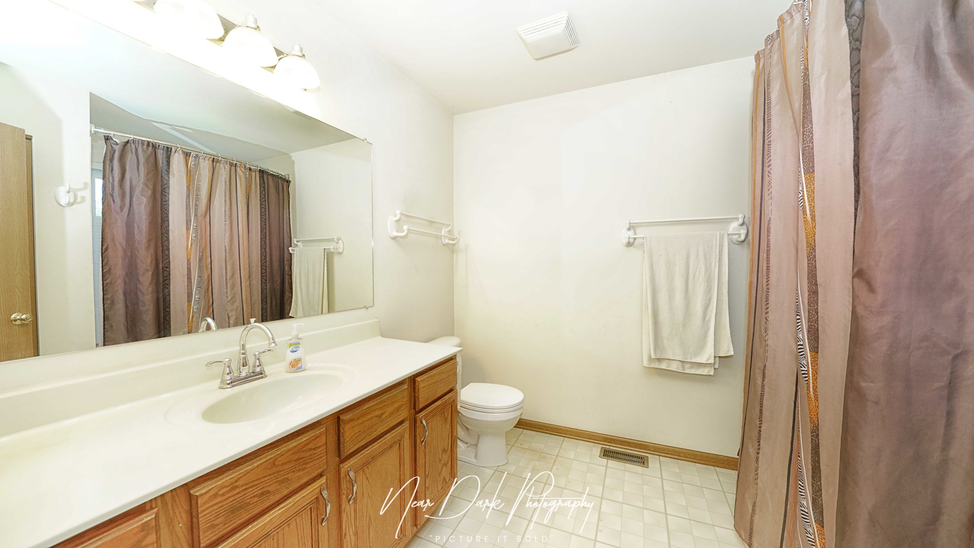 2292 Iroquois Lane