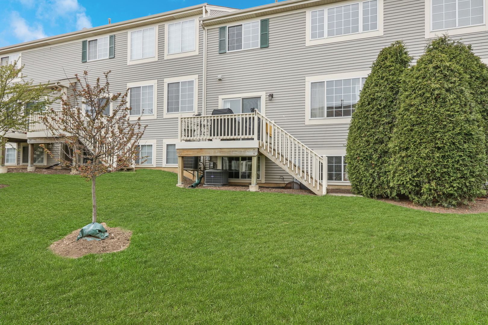 761 Creekside Circle Unit: 9-3