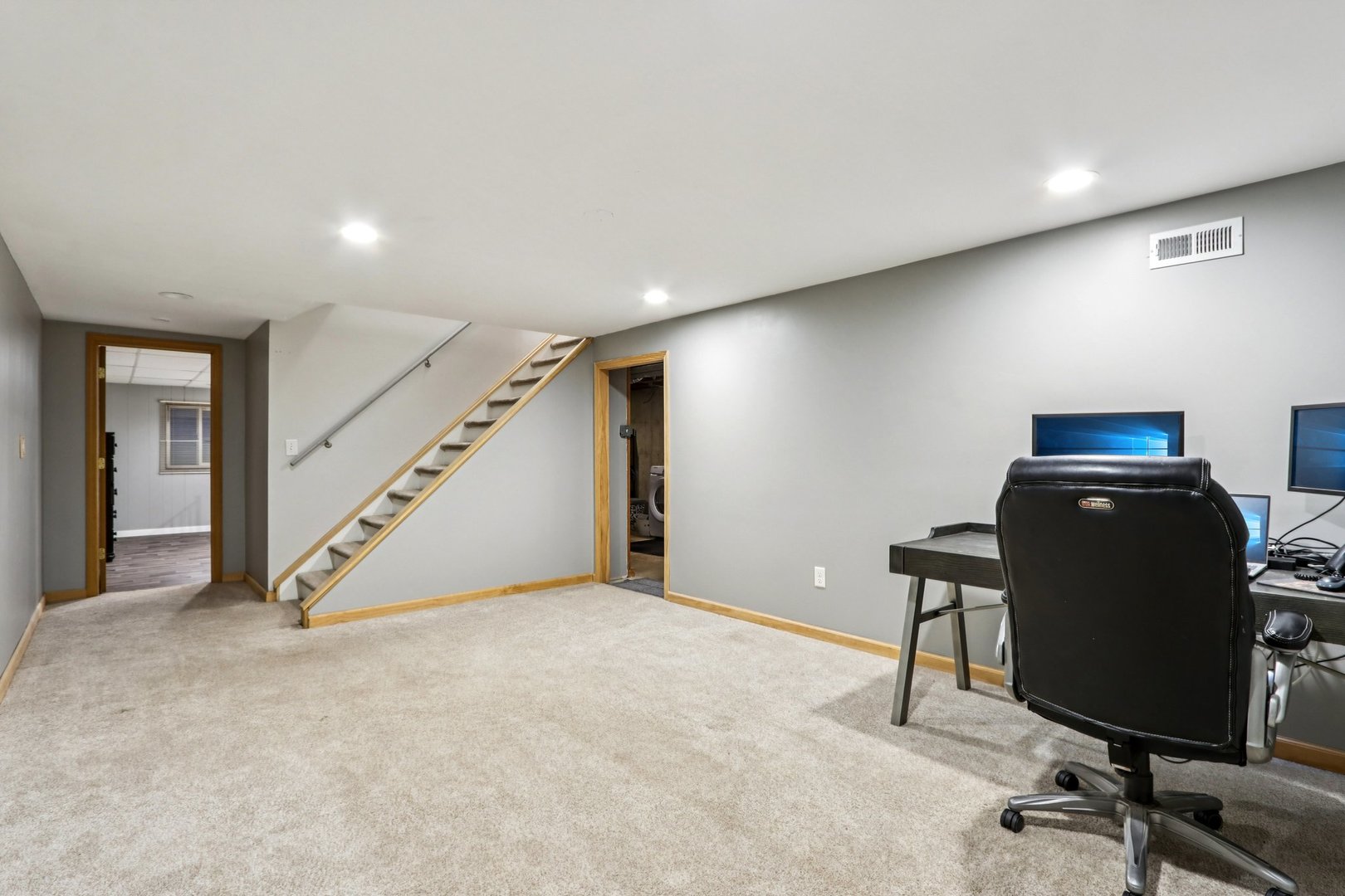 220 Larchwood Lane