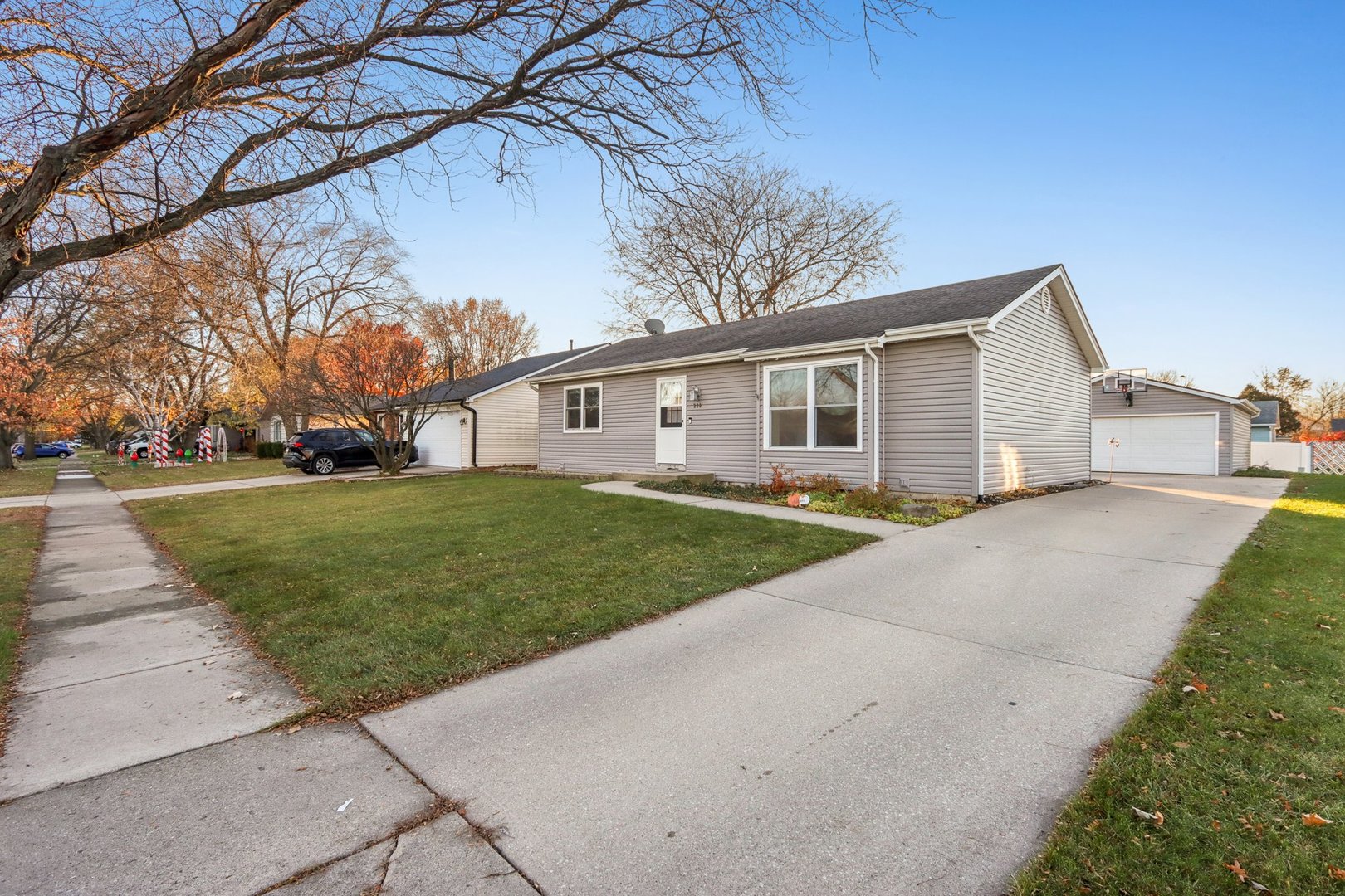 220 Larchwood Lane