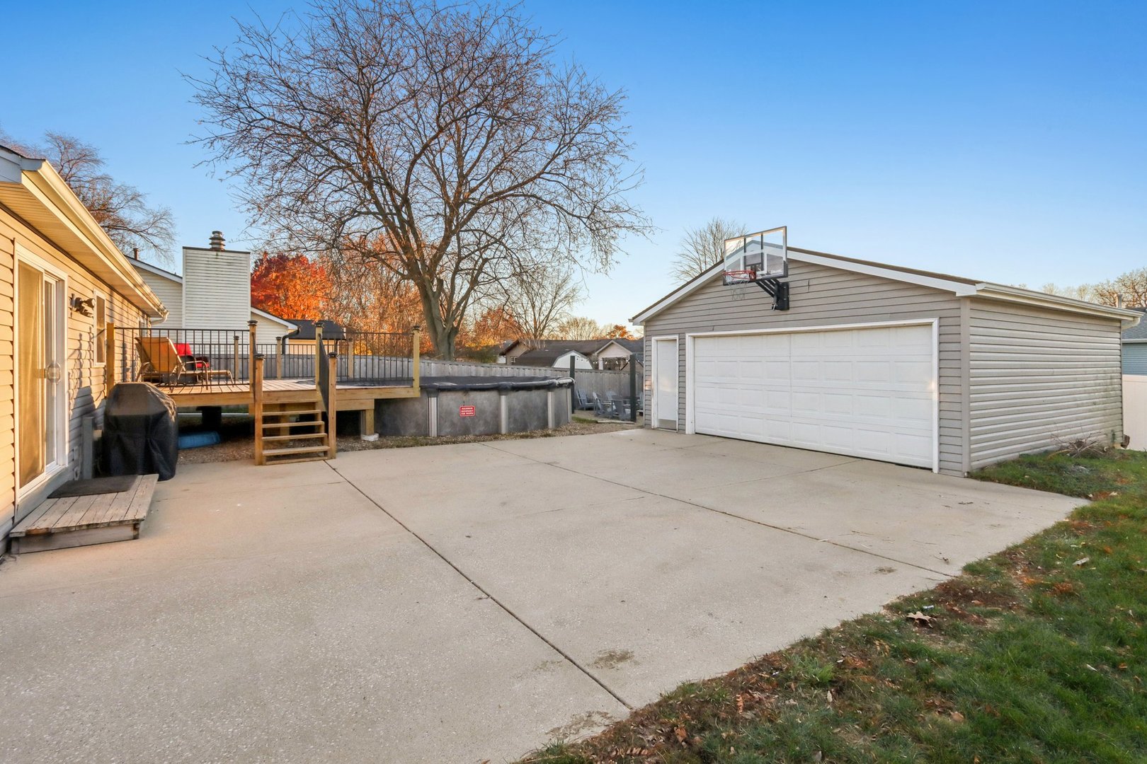 220 Larchwood Lane