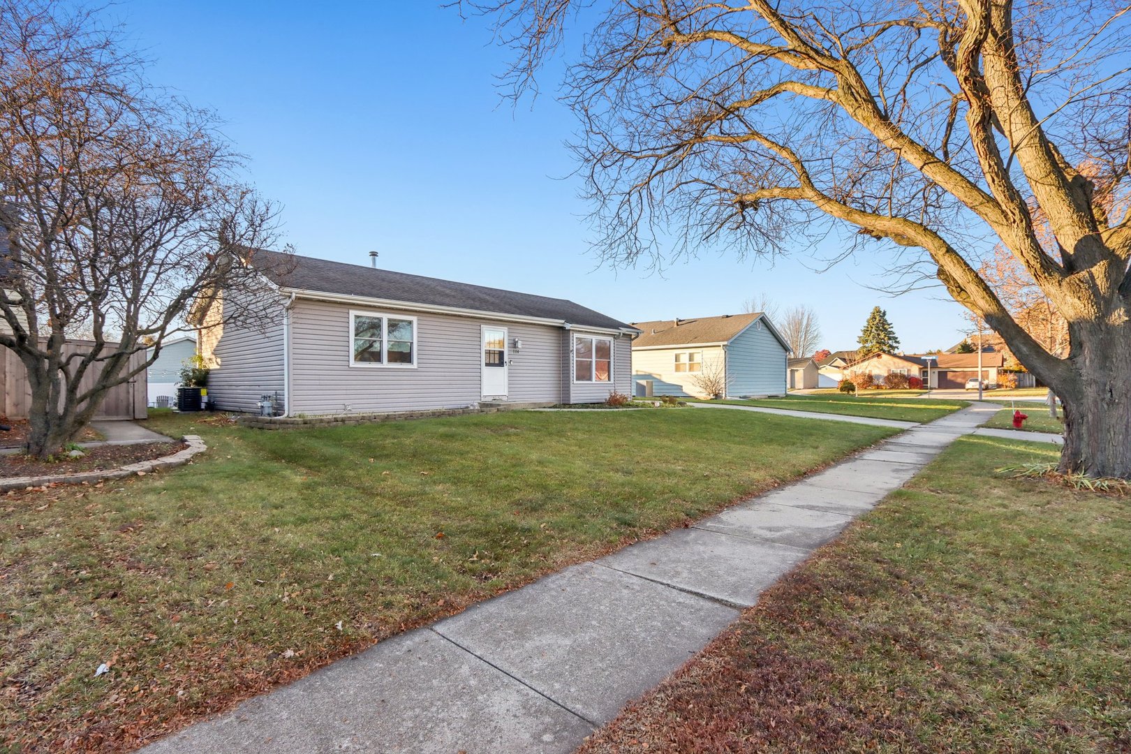 220 Larchwood Lane