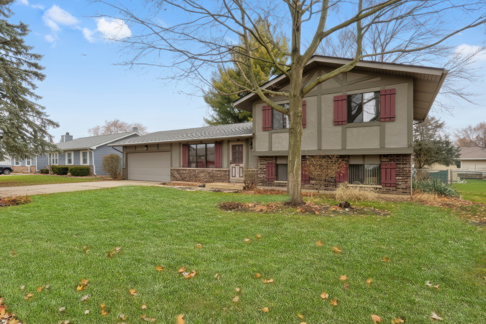 5002 W Dartmoor Drive
