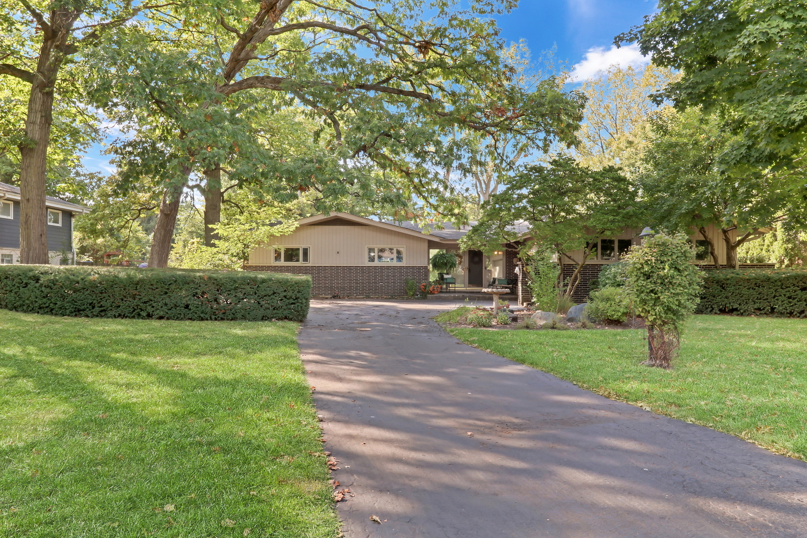 230 N Alleghany Road