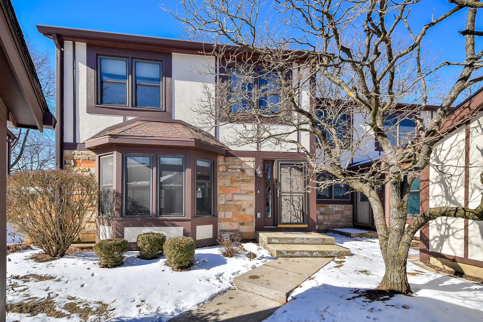 46 White Oak Circle Unit: 46