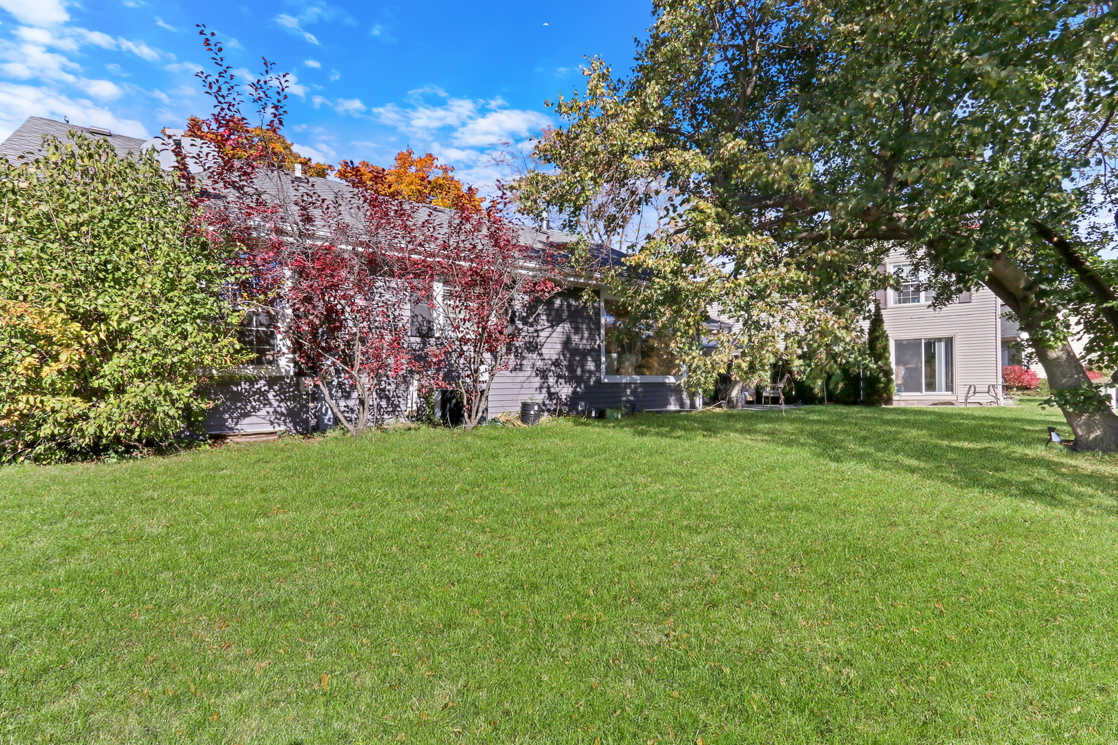 658 White Court