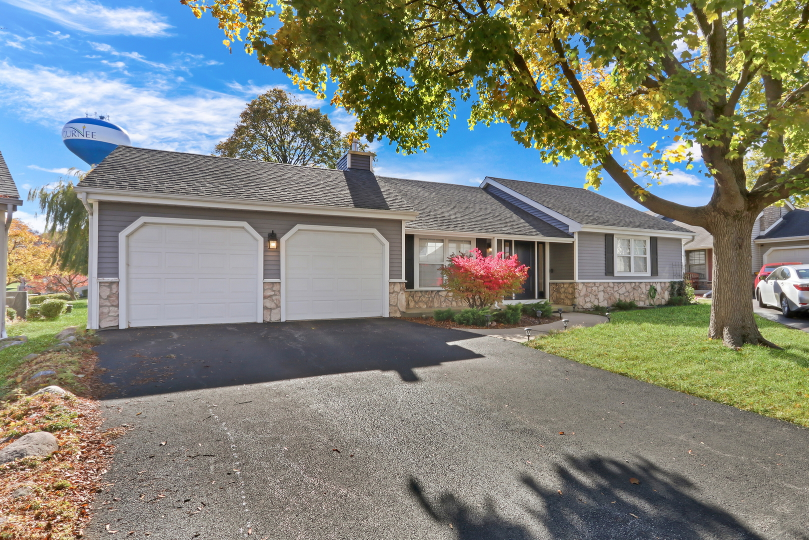 658 White Court