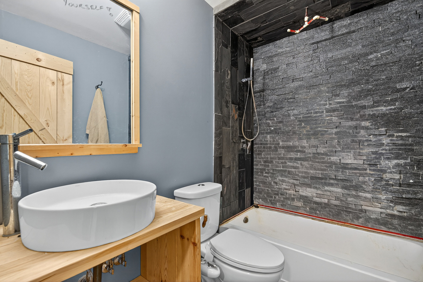 350 Leah Lane Unit: 2D