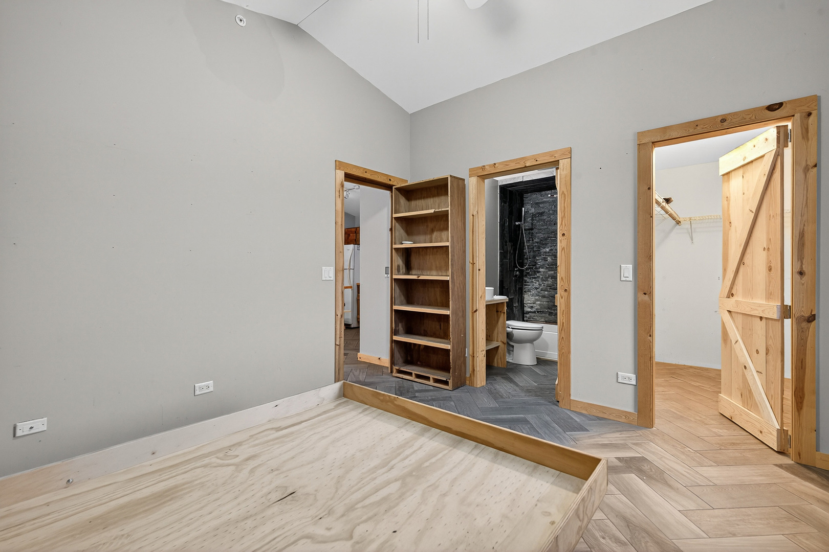 350 Leah Lane Unit: 2D