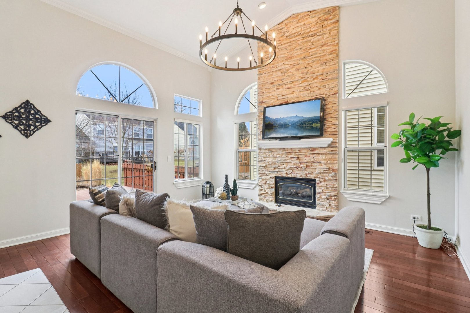 6167 Golfview Drive