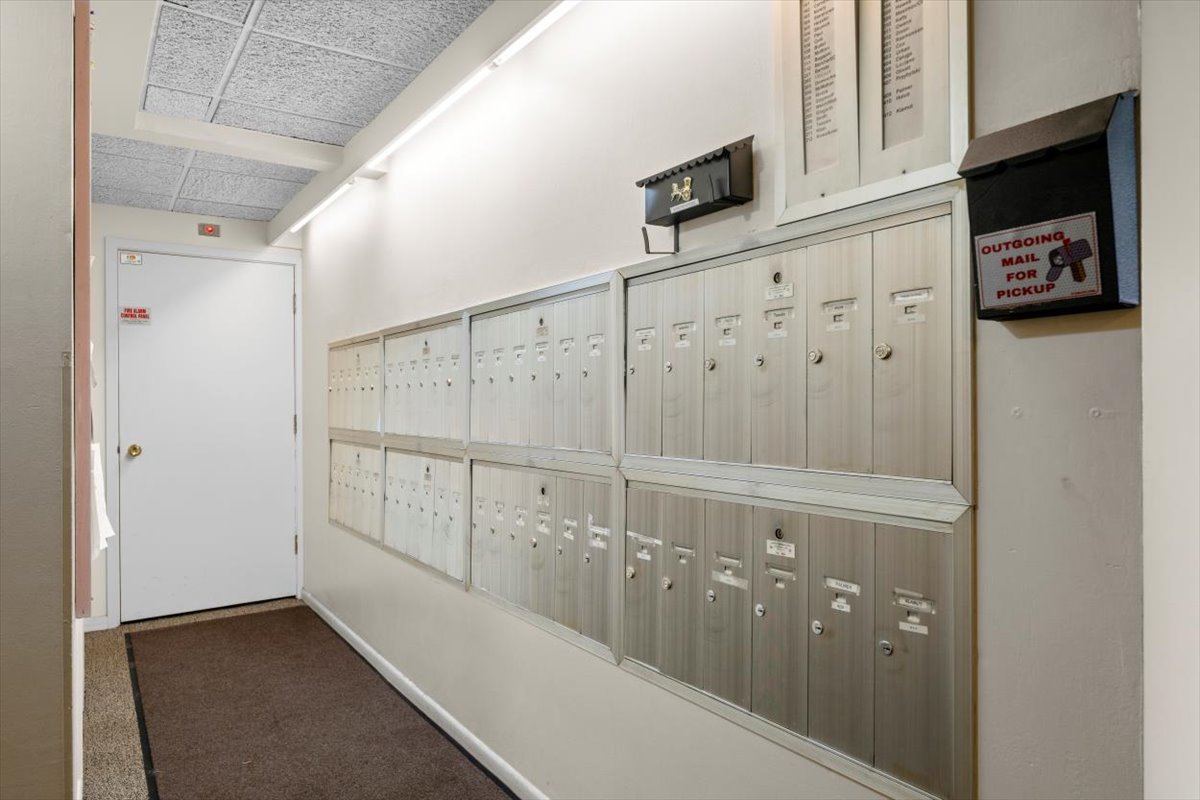650 WHITNEY Court Unit: 211