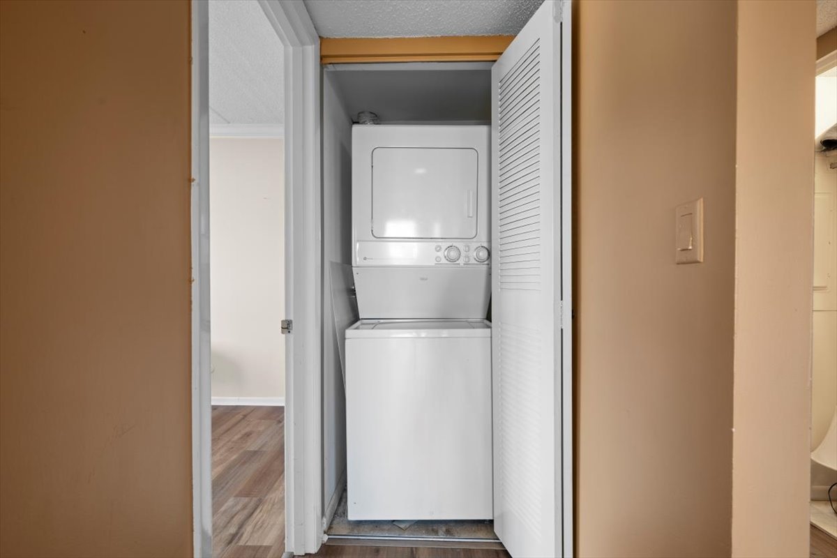 650 WHITNEY Court Unit: 211